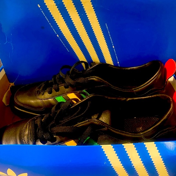 Gently Worn-NEVER “walked”on-worn twice by quadriplegic who loved his adidas! - Picture 4 of 4